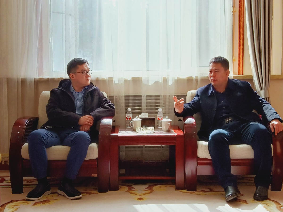 与扶余副市长交流.jpg 与扶余副市长交流.jpg